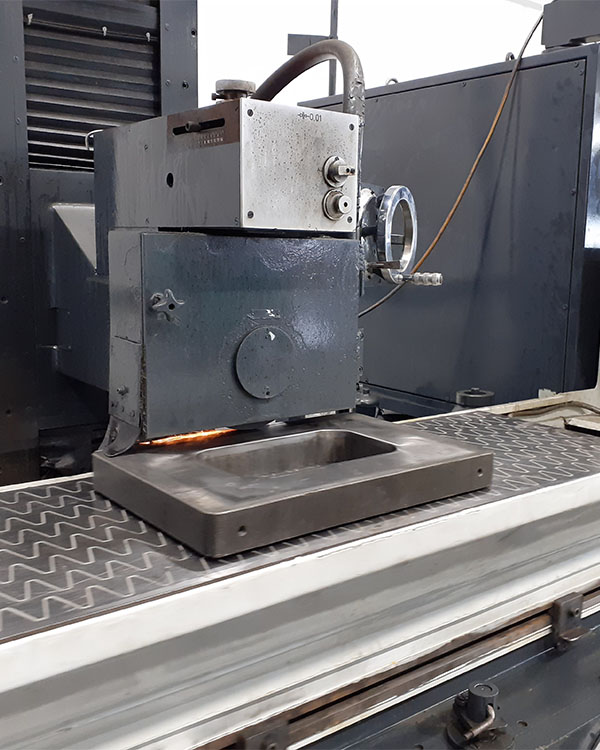 Ravna brusilica velika